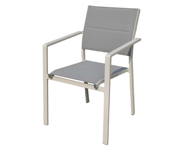 Κρέμ Στοιβαζόμενη Πολυθρόνα Αλουμινίου Με Διάτρητο Ύφασμα