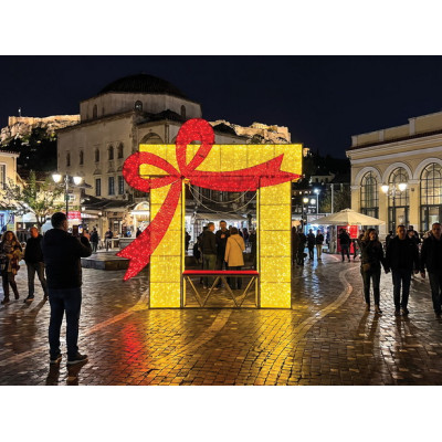 Φωτιζόμενη Πόρτα Δώρο Με Μεταλλικό Σκελετό Και Pvc Γιρλάντα , Υφασμάτινο Κάθισμα Με 5000 Led Θερμού Φωτισμού Με Μπρίζα Σούκο Ip65 345 x 40 x 345(h)cm